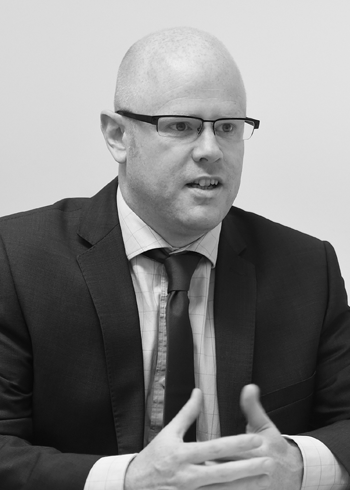 Litigation - Senior Assocaite solicitor - Andrew Holden